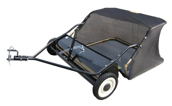 Travní zametací stroj pro zahradní traktor gopart