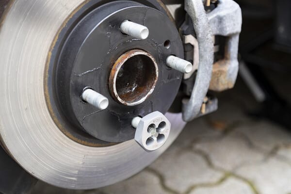Kit de réparation de filetages de roues de voitures et remorques vue 5