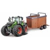 Fendt 1000 Vario tractor with cattle trailer