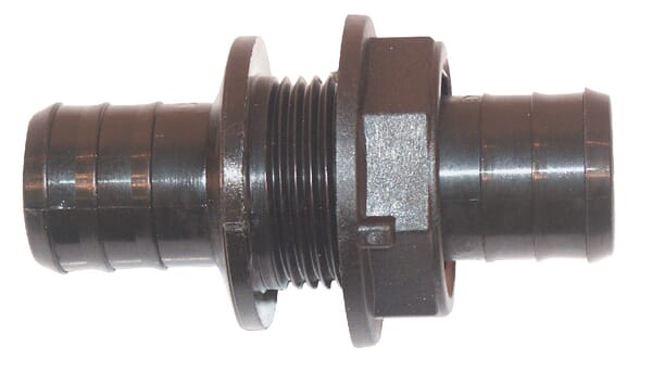 Přípojka s převlečnou maticí