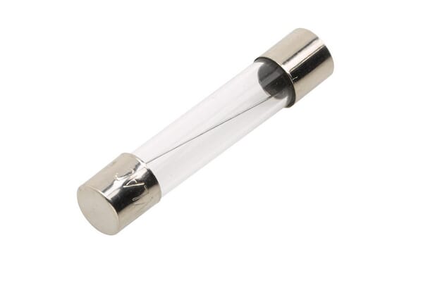 Fusible verre 15A longueur 32mm transparent pack 50x Hella · réf. 8JS713806003
