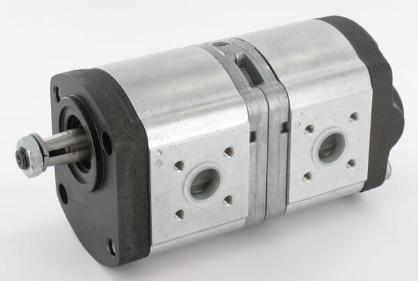 Pompe hydraulique double Case — réf. 89880C91