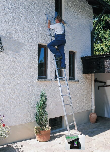 Jednoduchý žebřík se standardní stabilizační tyčí