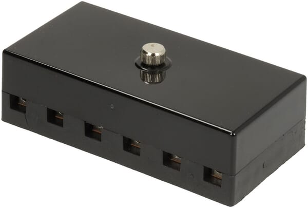 Boîtier à fusibles céramique 6 voies, 12/24V, bornes à vis — réf. FB10008KR