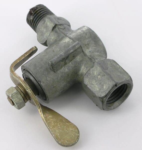 Robinet de carburant Belarus · réf. PP61N
