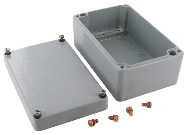Enceinte en aluminium 80x75x57m vue 2