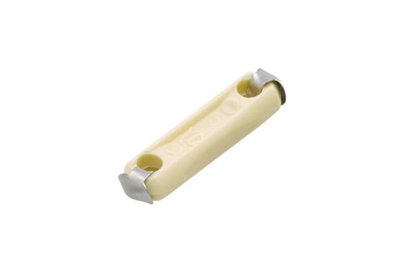 Fusible stéatite 5A longueur 25mm jaune pack 100x Hella · réf. 8JS704073003