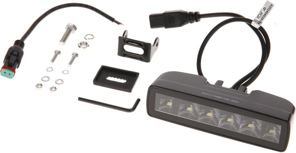 Lampe de travail indirecte LED, 30W, 2880lm, rectangulaire, 12/24V, blanc, 157x49,7x60mm prise Deutsch, faisceau étroit, 6LED — réf. LA10609
