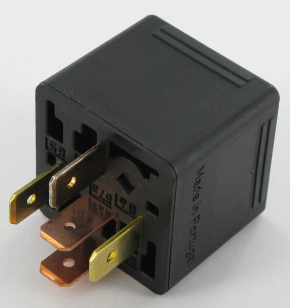Relais sans diode Case - IH vue 2