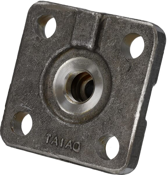 Pièces de forge, pivot d'attelage vue 2